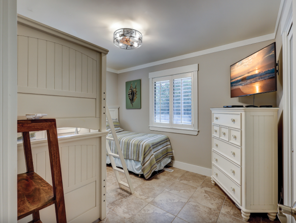 Coastal Retreat: Hilton Head Oasis with Heated Pool